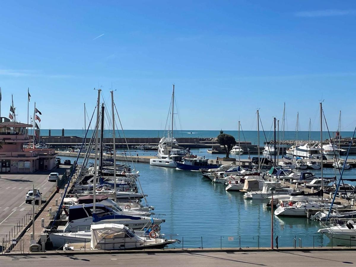 Апартаменты Borgo Damare Nettuno Vista Mare Экстерьер фото