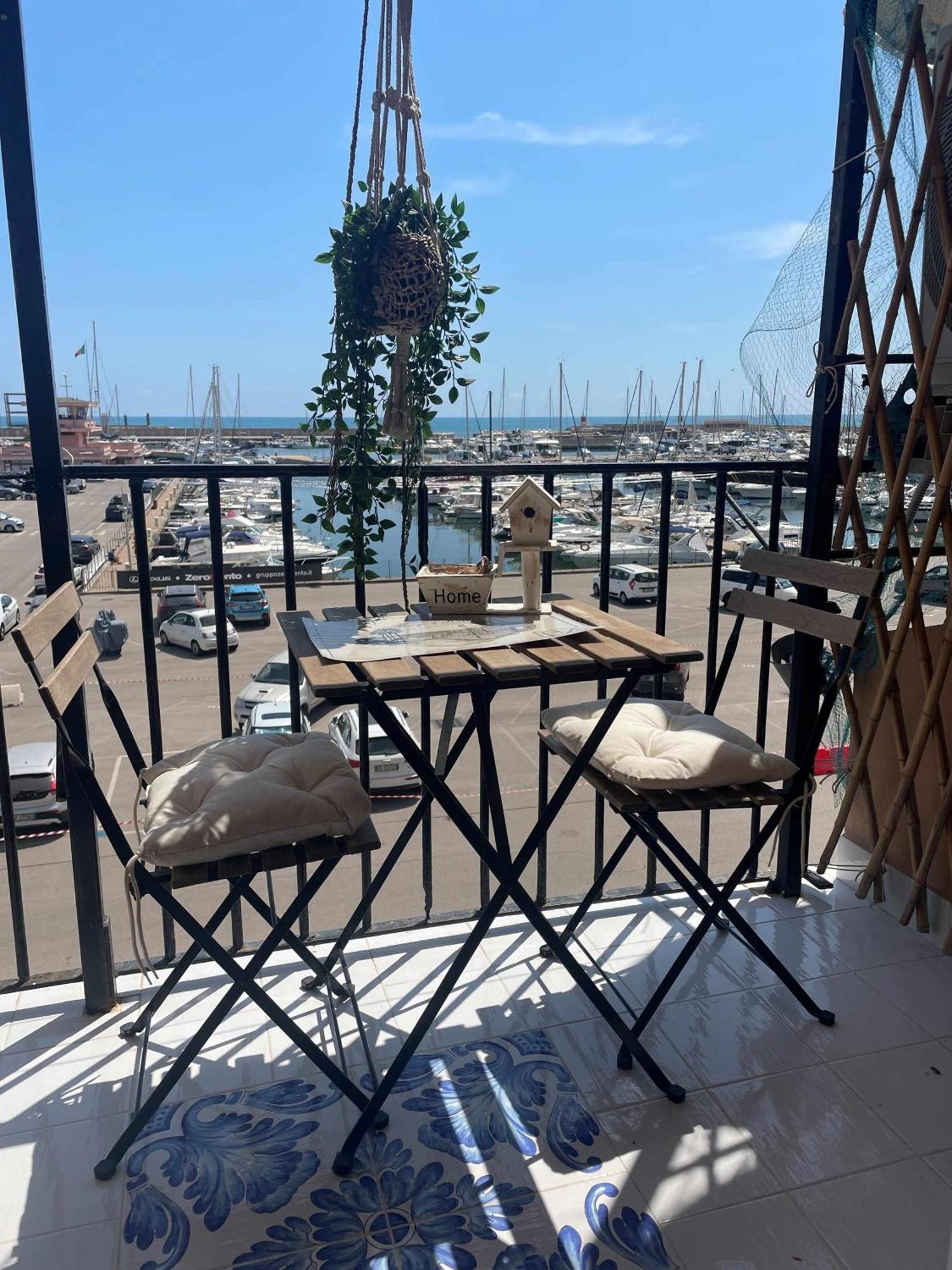 Апартаменты Borgo Damare Nettuno Vista Mare Экстерьер фото